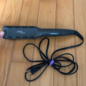 Hair flat iron - free with a bundle